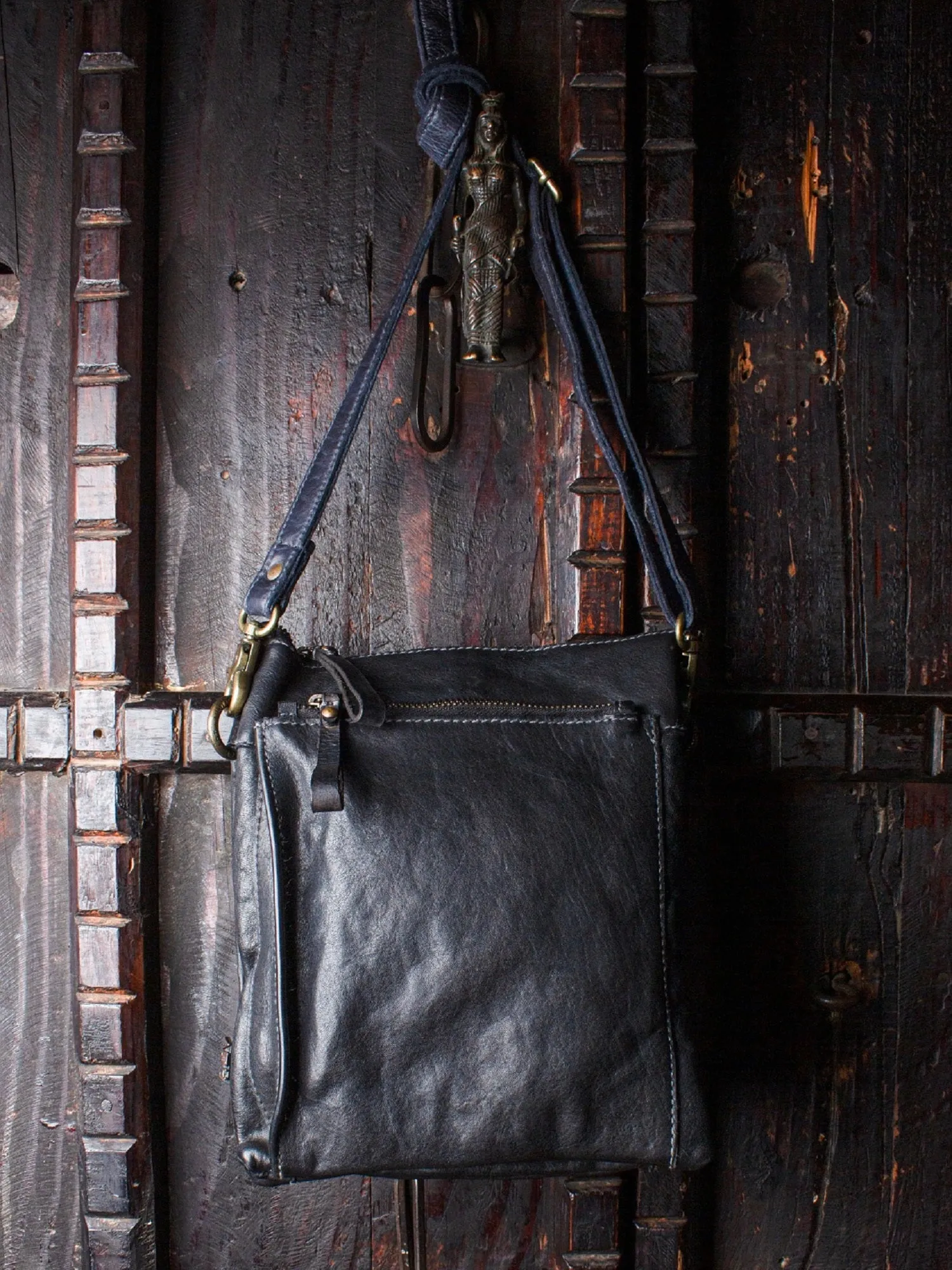 Black Washed Veg Tan Leather Multiple Compartment Crossbody