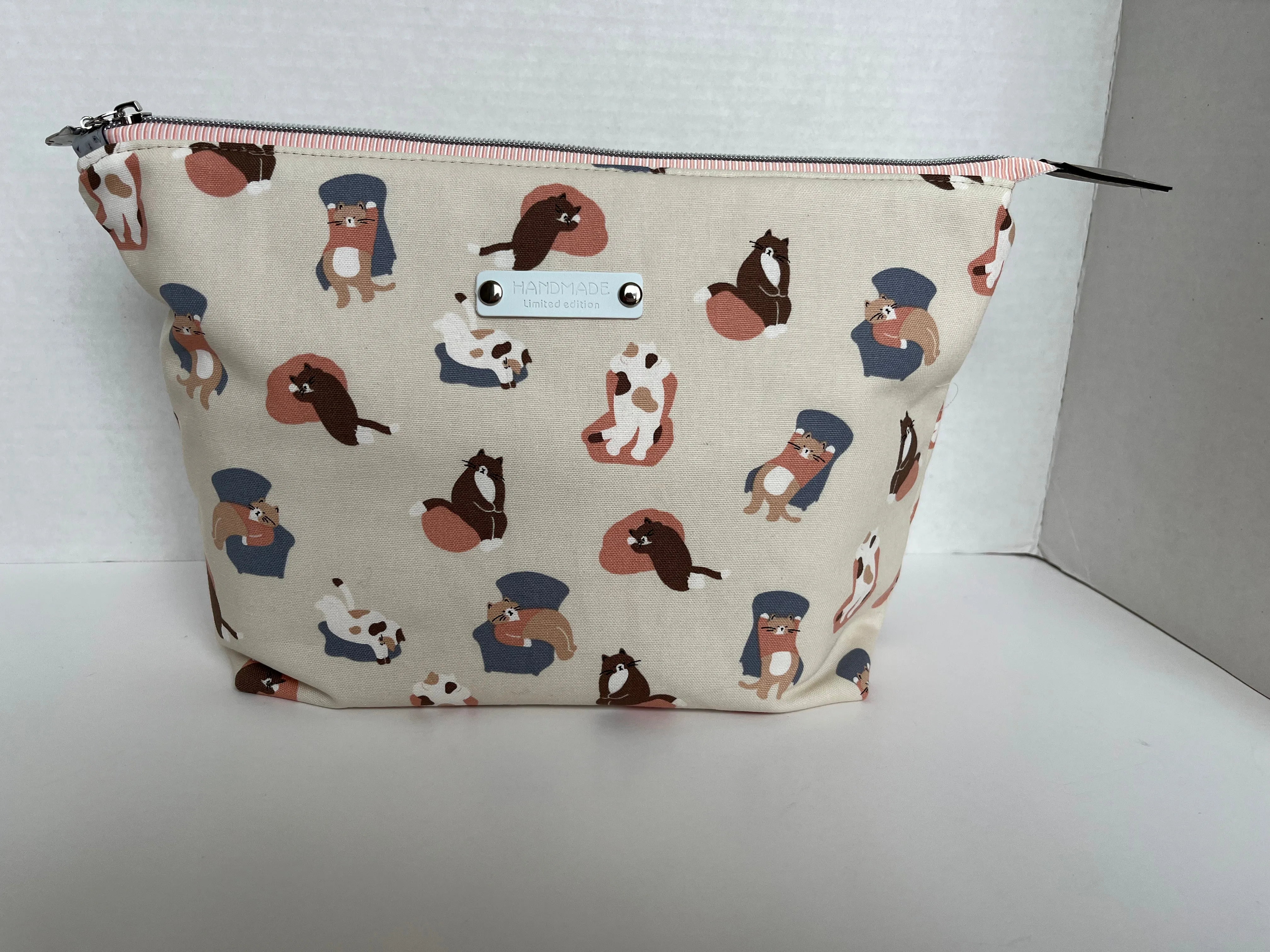 Comfy Cats Large Cosmetics Bag,Toiletry Bag