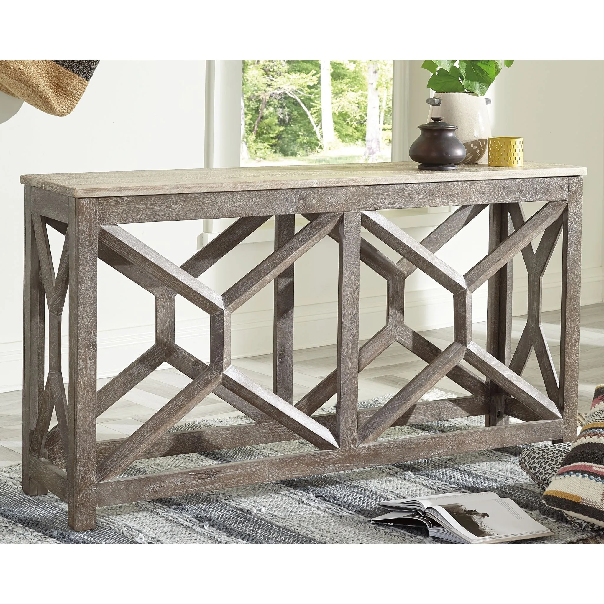 Lanzburg Console Table