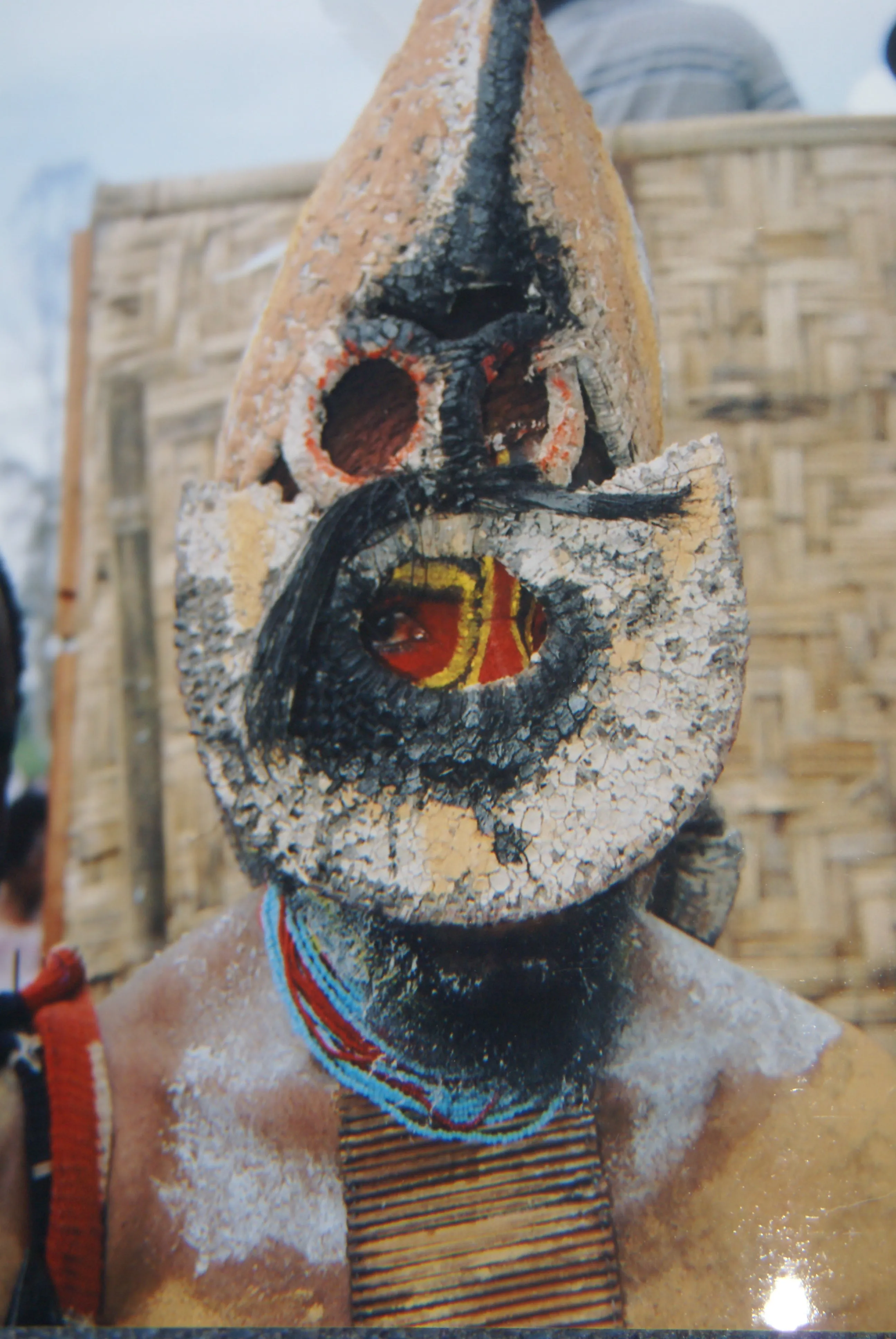 Rare Older & unique handmade primitive Tribal Dani Shaman Head hunter collecting Bag, Bride price Currency strap handle, Baliem Valley Artifact, Irian Jaya, West Papua. Collected in the 1900’s.