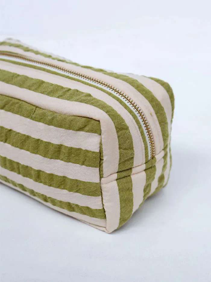 Seersucker Stripe Dopp Kit