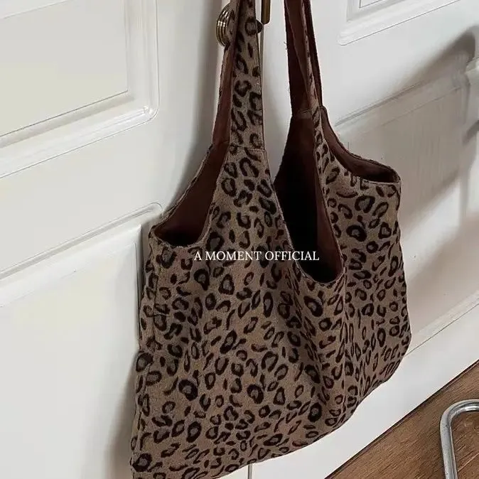 TAVIMART  -  Small Retro Leopard Pattern Corduroy One Shoulder Large Capacity Tote Lightweight Travel Double Sided Versatile Bags