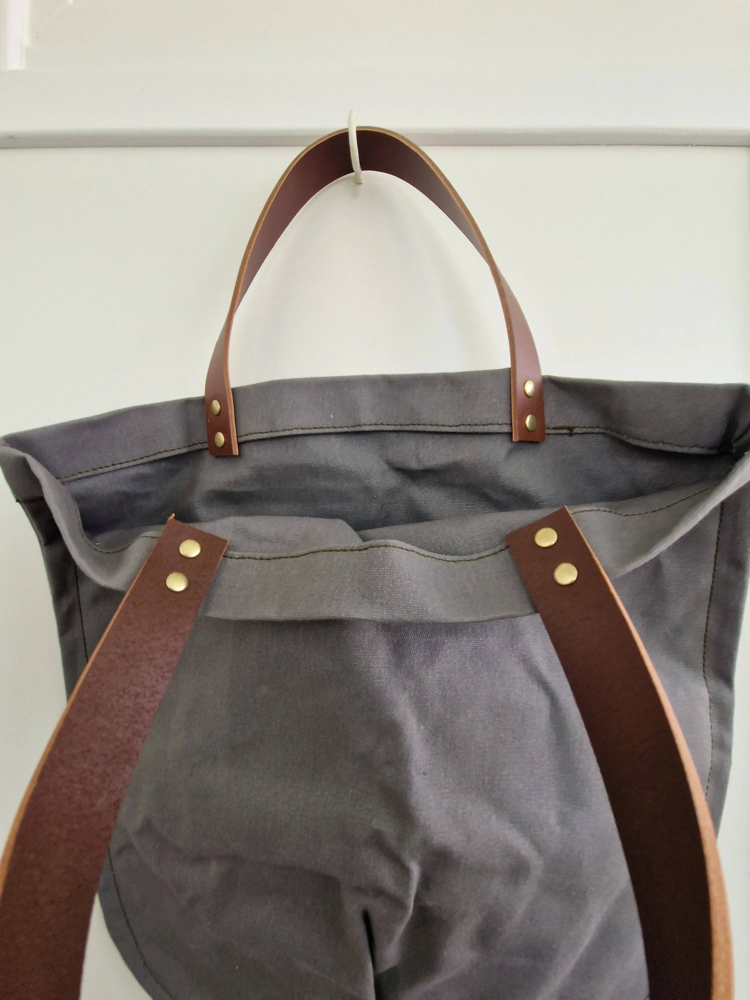 TOTELY CANVAS UNISEX GRAB BAG