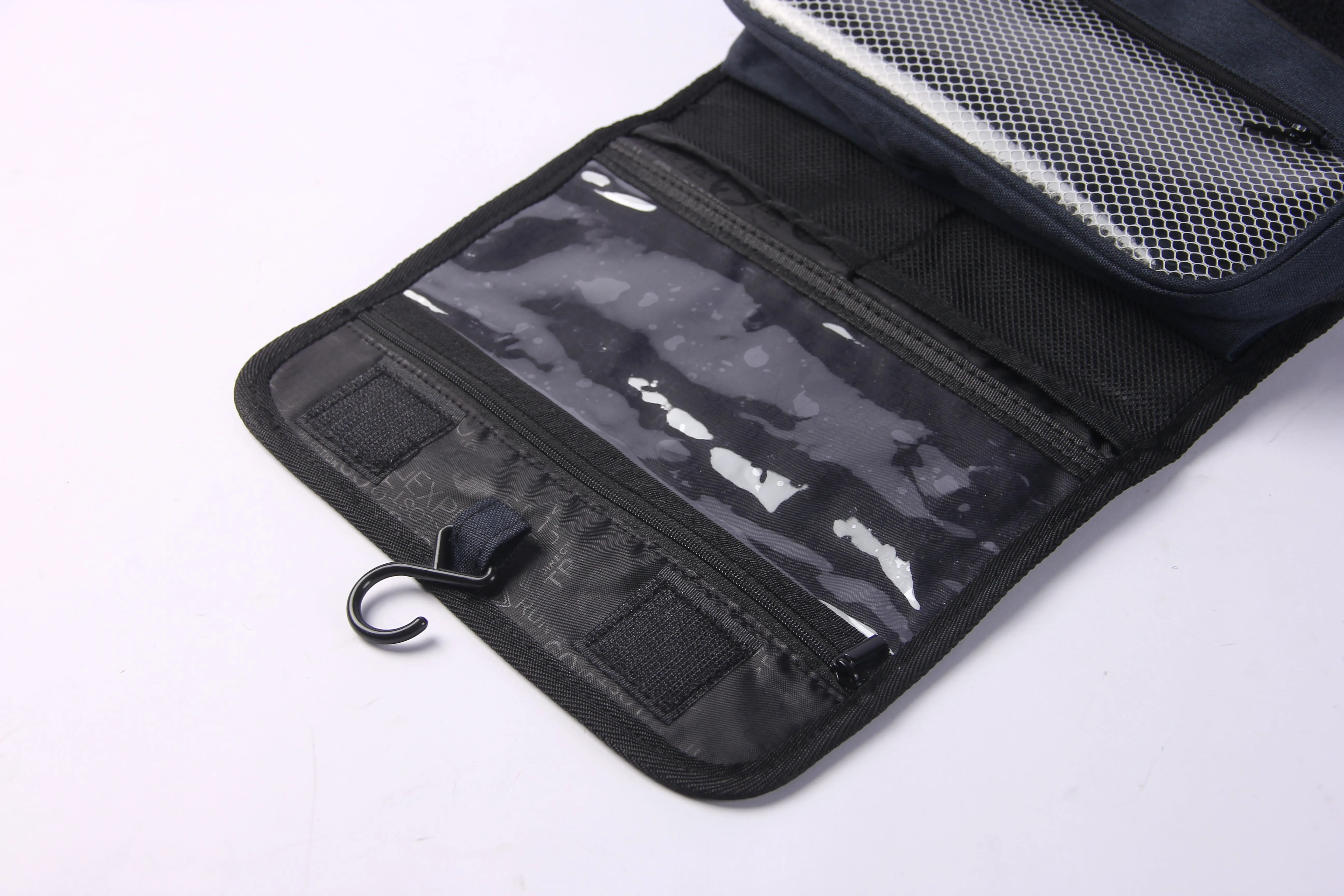 [Y.E.S] Discovery Adventures Hanging Toiletry Bag